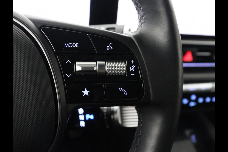 Hyundai IONIQ 6 Connect 77.4 kWh | SOH 94,7% | Warmtepomp | Head-Up | Stoelverwarming | Camera | Carplay | Standkachel | Adaptive cruise | Keyless | Navigatie | Achterbankverwarming | Full LED