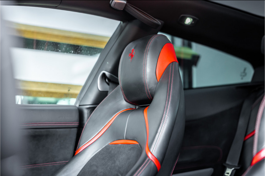 Ferrari GTC4Lusso 6.3 V12 - 4-zits l Lift l Passenger Display l Carbon l Panorama