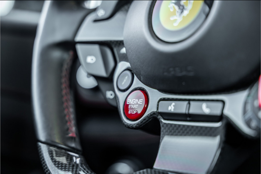 Ferrari GTC4Lusso 6.3 V12 - 4-zits l Lift l Passenger Display l Carbon l Panorama