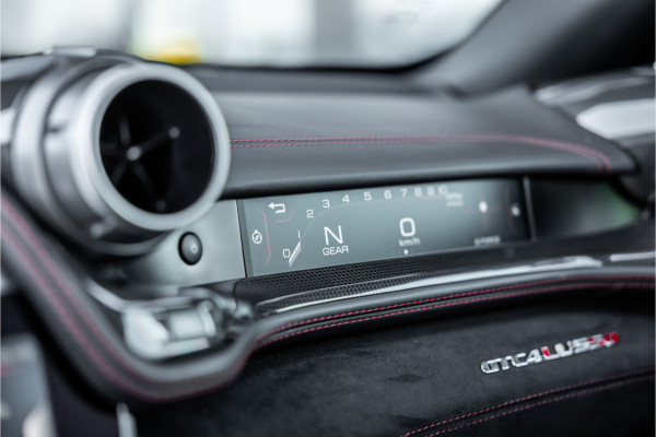 Ferrari GTC4Lusso 6.3 V12 - 4-zits l Lift l Passenger Display l Carbon l Panorama