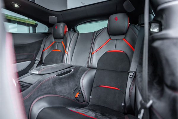 Ferrari GTC4Lusso 6.3 V12 - 4-zits l Lift l Passenger Display l Carbon l Panorama