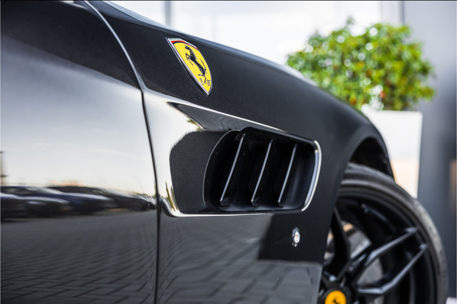 Ferrari GTC4Lusso 6.3 V12 - 4-zits l Lift l Passenger Display l Carbon l Panorama