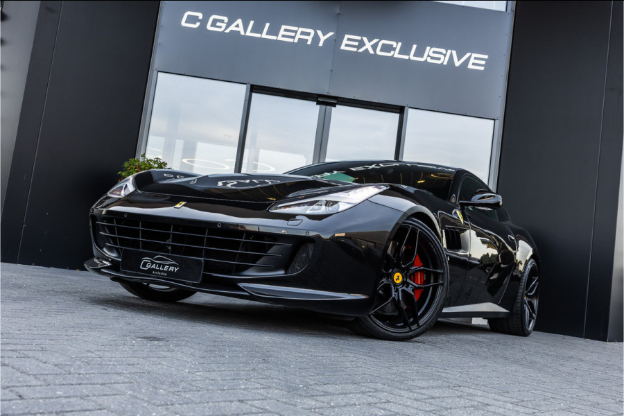 Ferrari GTC4Lusso 6.3 V12 - 4-zits l Lift l Passenger Display l Carbon l Panorama