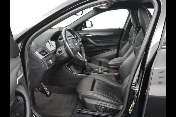 BMW X2 xDrive25e Goldplay Edition | SOH 82,1% | M Sport | Leder | Head-Up | Sportstoelen | 19'' velgen | Sfeerverlichting | Camera | Stoelverwarming | Navigatie | Full LED | Keyless | DAB | Park Assist | Memory | PHEV | Plug In