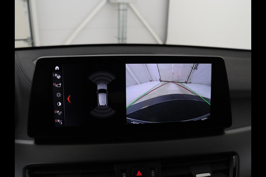 BMW X2 xDrive25e Goldplay Edition | SOH 82,1% | M Sport | Leder | Head-Up | Sportstoelen | 19'' velgen | Sfeerverlichting | Camera | Stoelverwarming | Navigatie | Full LED | Keyless | DAB | Park Assist | Memory | PHEV | Plug In