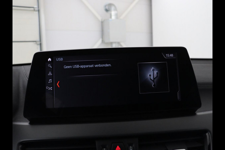 BMW X2 xDrive25e Goldplay Edition | SOH 82,1% | M Sport | Leder | Head-Up | Sportstoelen | 19'' velgen | Sfeerverlichting | Camera | Stoelverwarming | Navigatie | Full LED | Keyless | DAB | Park Assist | Memory | PHEV | Plug In