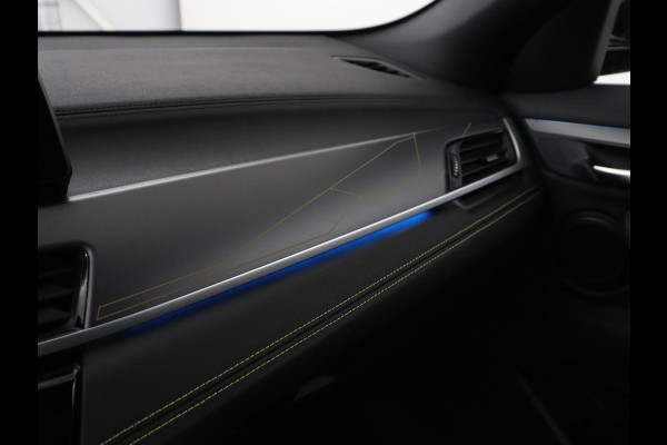 BMW X2 xDrive25e Goldplay Edition | SOH 82,1% | M Sport | Leder | Head-Up | Sportstoelen | 19'' velgen | Sfeerverlichting | Camera | Stoelverwarming | Navigatie | Full LED | Keyless | DAB | Park Assist | Memory | PHEV | Plug In