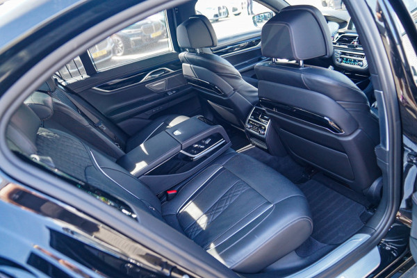BMW 7 Serie 745e High Executive | Stoelverkoeling | Stuurwiel verwarming | Harman/Kardon | Driving Assistant | Soft Close | NIEUW