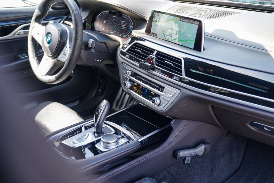 BMW 7 Serie 745e High Executive | Stoelverkoeling | Stuurwiel verwarming | Harman/Kardon | Driving Assistant | Soft Close | NIEUW