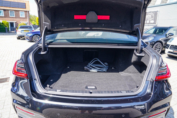 BMW 7 Serie 745e High Executive | Stoelverkoeling | Stuurwiel verwarming | Harman/Kardon | Driving Assistant | Soft Close | NIEUW