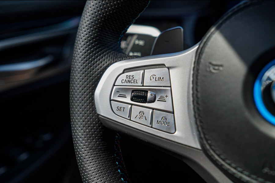 BMW 7 Serie 745e High Executive | Stoelverkoeling | Stuurwiel verwarming | Harman/Kardon | Driving Assistant | Soft Close | NIEUW
