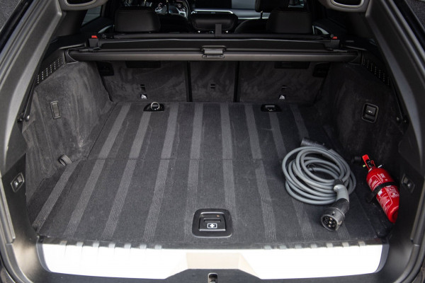 BMW 5 Serie Touring 530e M Sport / Apple Carplay / LED / PHEV / Trekhaak / Stoel Verwarming