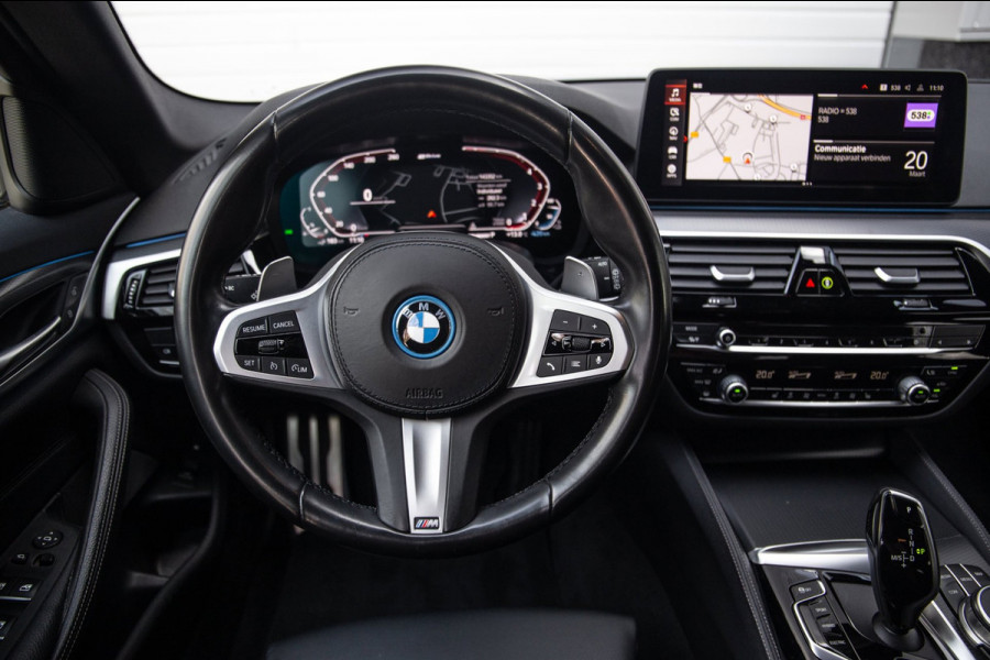 BMW 5 Serie Touring 530e M Sport / Apple Carplay / LED / PHEV / Trekhaak / Stoel Verwarming