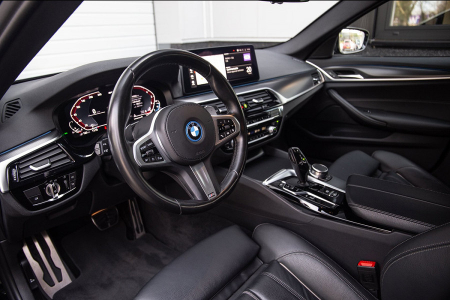 BMW 5 Serie Touring 530e M Sport / Apple Carplay / LED / PHEV / Trekhaak / Stoel Verwarming
