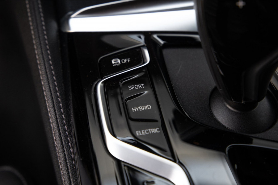 BMW 5 Serie Touring 530e M Sport / Apple Carplay / LED / PHEV / Trekhaak / Stoel Verwarming