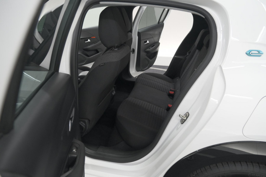 Peugeot e-208 EV Active Pack 50 kWh | SOH 91,3% | 11 KW LADER | IJSKOUDE Climate Control | Parkeersensoren | Apple Carplay