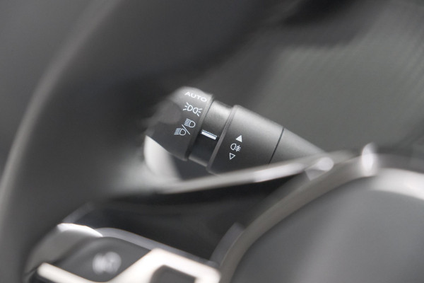 Peugeot e-208 EV Active Pack 50 kWh | SOH 91,3% | 11 KW LADER | IJSKOUDE Climate Control | Parkeersensoren | Apple Carplay