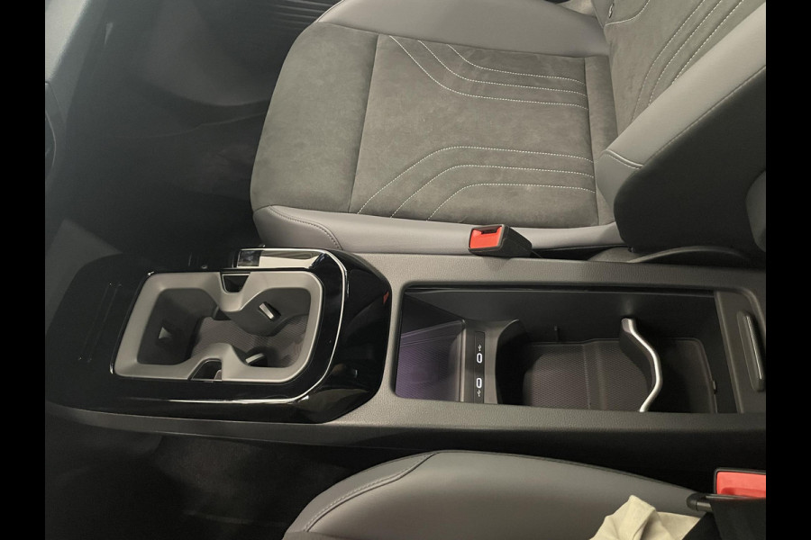 Volkswagen ID.4 Pro Limited Edition 77 kWh Navigatie Apple Carplay/Android Auto Keyless PDC V+A Climate Control DAB+ Lane Assist Adaptieve Cruise control Velours / Alcantara bekleding 19" Lichtmetalen Velgen