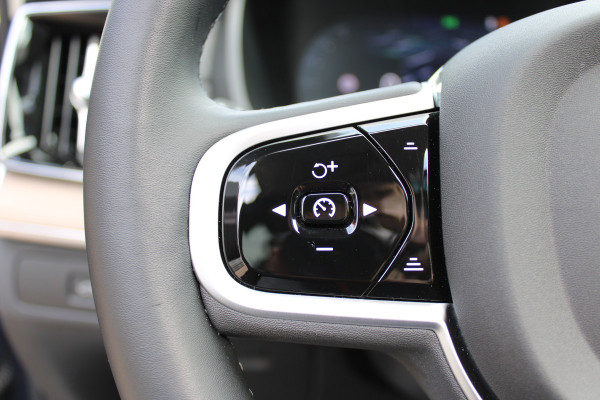 Volvo XC90 2.0 T8 Plug-in hybrid AWD Plus Bright | Luchtvering | Trekhaak | Panoramadak | 360 Camera