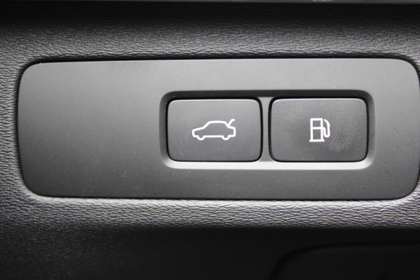 Volvo XC90 2.0 T8 Plug-in hybrid AWD Plus Bright | Luchtvering | Trekhaak | Panoramadak | 360 Camera