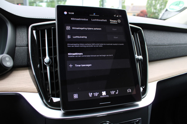 Volvo XC90 2.0 T8 Plug-in hybrid AWD Plus Bright | Luchtvering | Trekhaak | Panoramadak | 360 Camera