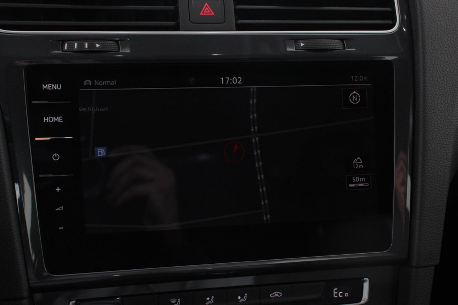 Volkswagen Golf e-Golf Edtion Navigatie Apple Carplay/Android auto Bluetooth Adaptieve Cruise Control Lichtmetalen Velgen 17" Parkeer sensoren