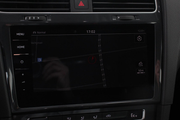 Volkswagen Golf e-Golf Edtion Navigatie Apple Carplay/Android auto Bluetooth Adaptieve Cruise Control Lichtmetalen Velgen 17" Parkeer sensoren