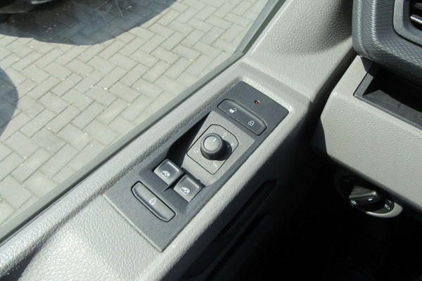 Volkswagen Transporter 2.0 TDI 150PK L2H1 DSG Dubbele Cabine, Camera, Ad.CC, Trekhaak