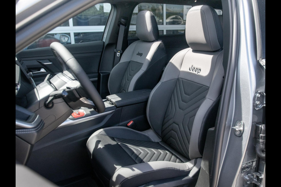 Jeep Compass First Edition 74 kWh | Adapt. Cruise | Camera | Carplay | 20" | Elektr. A-Klep | Navi | Winter Pack | Schuif/Kanteldak | Premium Pack | Conv. Pack | Warmtepomp