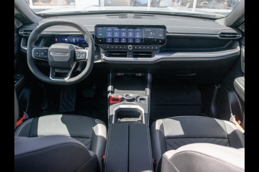 Jeep Compass First Edition 74 kWh | Adapt. Cruise | Camera | Carplay | 20" | Elektr. A-Klep | Navi | Winter Pack | Schuif/Kanteldak | Premium Pack | Conv. Pack | Warmtepomp