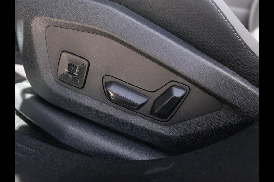 Jeep Compass First Edition 74 kWh | Adapt. Cruise | Camera | Carplay | 20" | Elektr. A-Klep | Navi | Winter Pack | Schuif/Kanteldak | Premium Pack | Conv. Pack | Warmtepomp