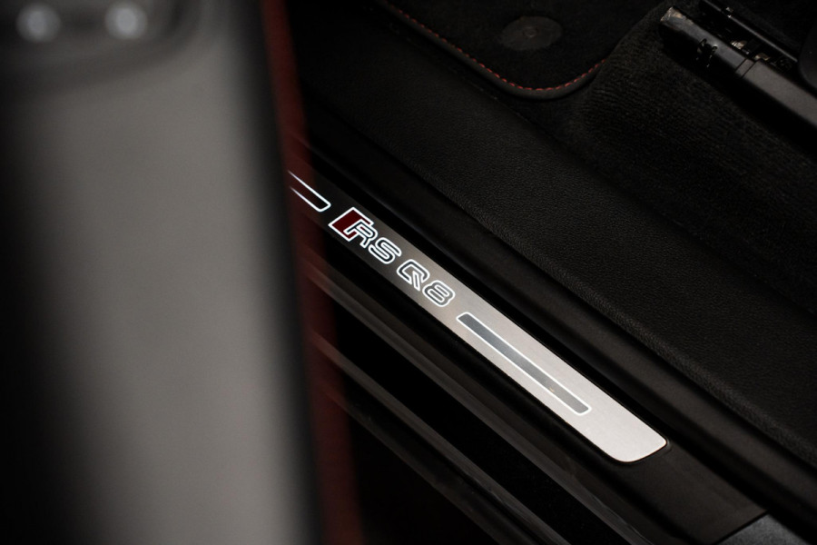 Audi RS Q8 4.0 TFSI Quattro *Bang & Olufsen / Standkachel / Stoelventilatie / Soft-Close / RS-Sportuitlaatsysteem / HUD / Surround-View*