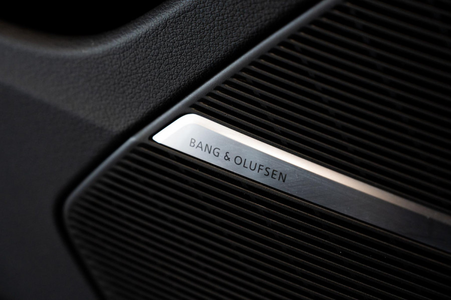 Audi RS Q8 4.0 TFSI Quattro *Bang & Olufsen / Standkachel / Stoelventilatie / Soft-Close / RS-Sportuitlaatsysteem / HUD / Surround-View*