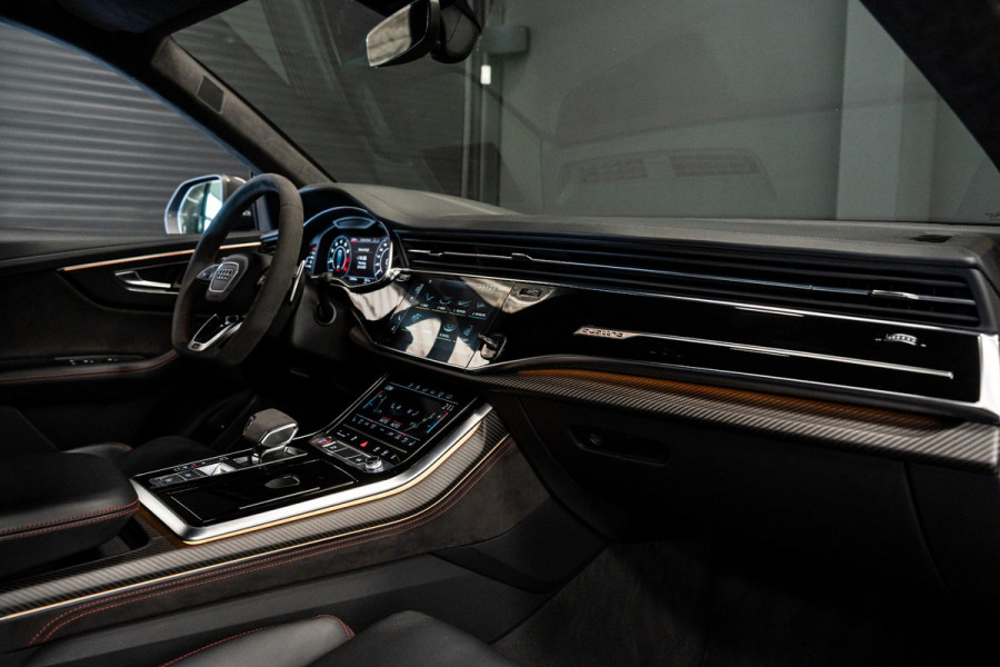Audi RS Q8 4.0 TFSI Quattro *Bang & Olufsen / Standkachel / Stoelventilatie / Soft-Close / RS-Sportuitlaatsysteem / HUD / Surround-View*
