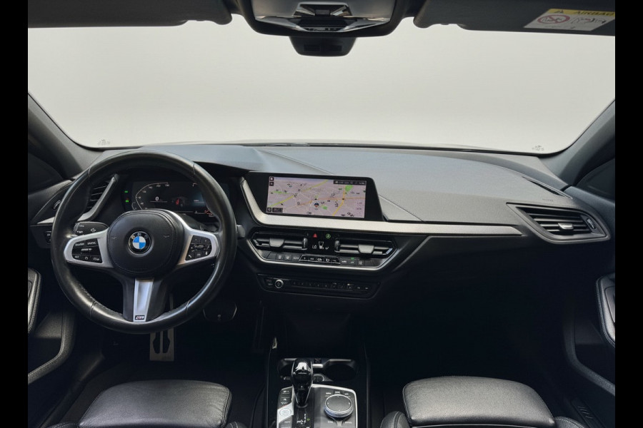 BMW 1-serie 118i AUT. 136PK M-PAKKET SPORT LEDER/CAMERA/NAVI/PANORAMADAK