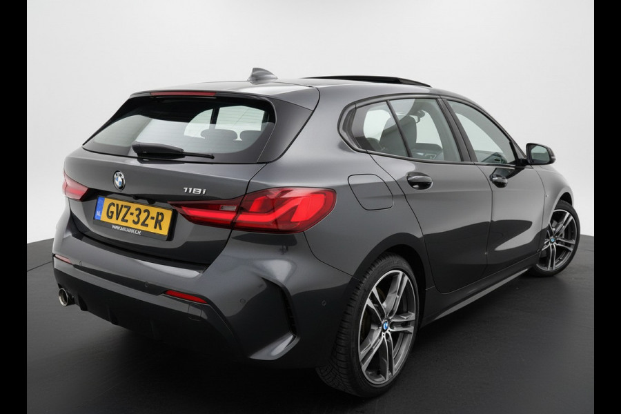 BMW 1-serie 118i AUT. 136PK M-PAKKET SPORT LEDER/CAMERA/NAVI/PANORAMADAK