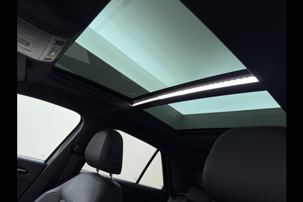 Volkswagen T-Roc 1.5TSI Automaat R-Line Panoramadak Stoelverwarming Adap.Cruise Virtal Cockpit Camera Elek.Achterklep Navi Apple Carplay Android  Keyless Pdc Privacy Glas Lmv Led DAB+ Licht-Regensensor