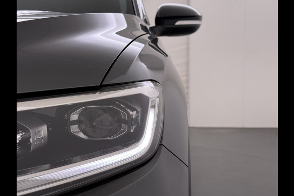 Volkswagen T-Roc 1.5TSI Automaat R-Line Panoramadak Stoelverwarming Adap.Cruise Virtal Cockpit Camera Elek.Achterklep Navi Apple Carplay Android  Keyless Pdc Privacy Glas Lmv Led DAB+ Licht-Regensensor