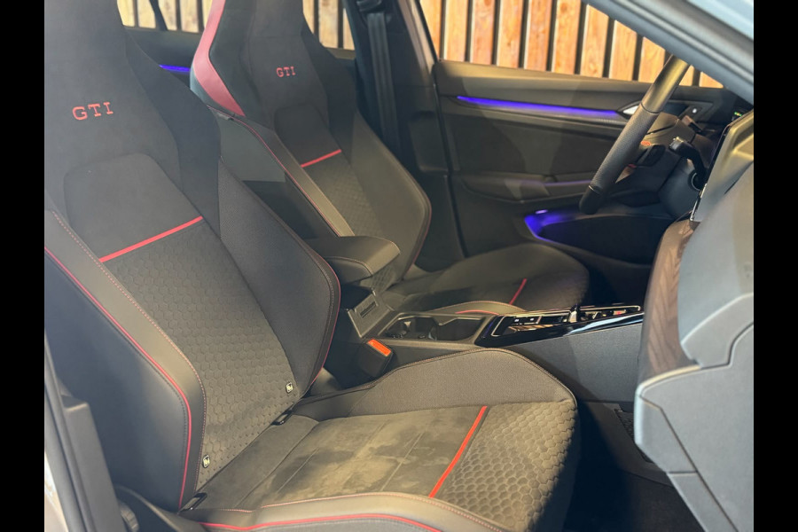 Volkswagen Golf 2.0 TSI GTI Clubsport / Pano / H/K / HUD / Camera / Stuurverwarming / IQ lights / Stoelverwarming / Keyless