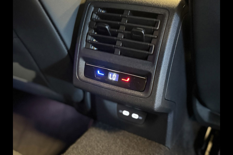 Volkswagen Golf 2.0 TSI GTI Clubsport / Pano / H/K / HUD / Camera / Stuurverwarming / IQ lights / Stoelverwarming / Keyless