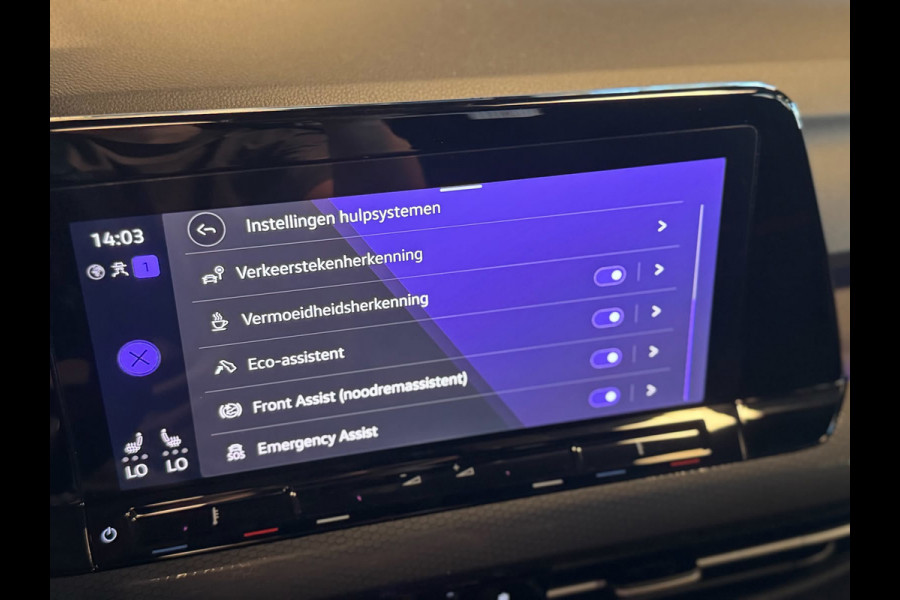 Volkswagen Golf 2.0 TSI GTI Clubsport / Pano / H/K / HUD / Camera / Stuurverwarming / IQ lights / Stoelverwarming / Keyless
