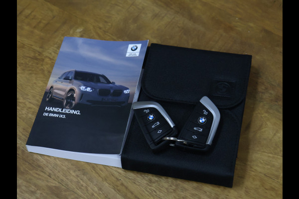 BMW iX3 High Executive 80 kWh [SCHUIFKANTELDAK, APPLE CARPLAY, ANDROID, MEMORY SEATS, STOELVERWARMING, ADAPTIVE CRUISE, CAMERA, PDC V+A, ELEKTRISCHE ACHTERKLEP, LED, NAVIGATIE, NIEUWSTAAT]