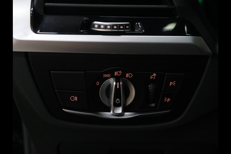BMW iX3 High Executive 80 kWh [SCHUIFKANTELDAK, APPLE CARPLAY, ANDROID, MEMORY SEATS, STOELVERWARMING, ADAPTIVE CRUISE, CAMERA, PDC V+A, ELEKTRISCHE ACHTERKLEP, LED, NAVIGATIE, NIEUWSTAAT]
