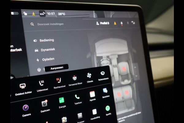 Tesla Model Y RWD 58 kWh [PANORAMADAK, APPLE CARPLAY, ANDROID AUTO, ELEKTRISCHE STOELEN, PDC, CAMERA, STOELVERWARMING, STUURVERWARMING, KEYLESS ENTRY, KEYLESS START, DODEHOEKDETECTIE, CLIMATE CONTROL, NIEUWSTAAT]