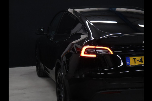 Tesla Model Y RWD 58 kWh [PANORAMADAK, APPLE CARPLAY, ANDROID AUTO, ELEKTRISCHE STOELEN, PDC, CAMERA, STOELVERWARMING, STUURVERWARMING, KEYLESS ENTRY, KEYLESS START, DODEHOEKDETECTIE, CLIMATE CONTROL, NIEUWSTAAT]