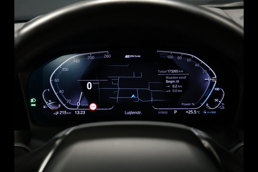BMW 3 Serie Touring 320e Business Edition Plus [APPLE CARPLAY, ANDROID, TREKHAAK, STOELVERWARMING, CRUISE, ELEKTRISCHE ACHTERKLEP, DIGITAL DASH, NAVIGATIE, NIEUWSTAAT]