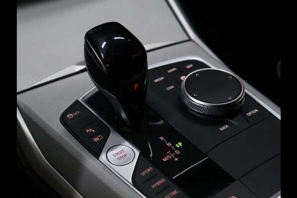 BMW 3 Serie Touring 320e Business Edition Plus [APPLE CARPLAY, ANDROID, TREKHAAK, STOELVERWARMING, CRUISE, ELEKTRISCHE ACHTERKLEP, DIGITAL DASH, NAVIGATIE, NIEUWSTAAT]