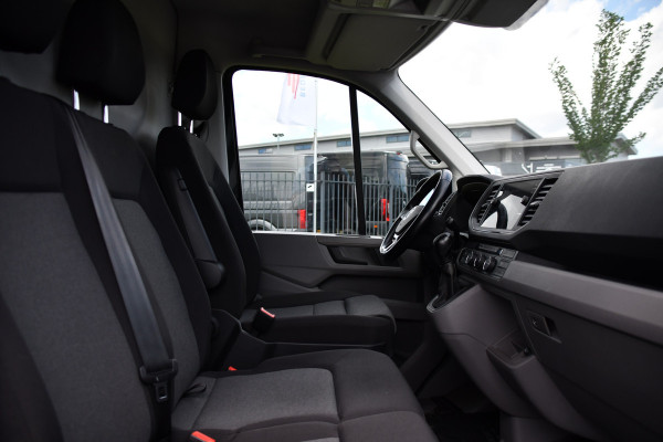 Volkswagen Crafter 35 2.0 TDI L3H3 4Motion Black Edition Full options! Adaptieve Cruise, Camera, Carplay, Stoelverwarming, LED, 4x4, Automaat, 177pk, Clima, Trekhaak, Uniek!