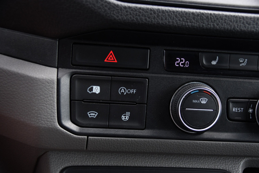 Volkswagen Crafter 35 2.0 TDI L3H3 4Motion Black Edition Full options! Adaptieve Cruise, Camera, Carplay, Stoelverwarming, LED, 4x4, Automaat, 177pk, Clima, Trekhaak, Uniek!