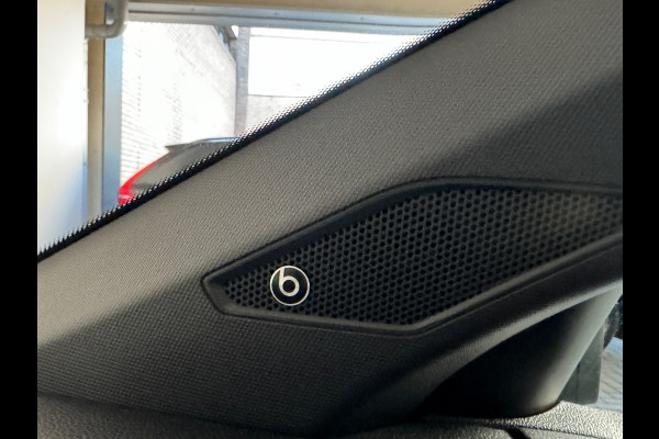 Volkswagen Taigo 1.5 TSI R-Line Pano|Keyless|Beats|Camera
